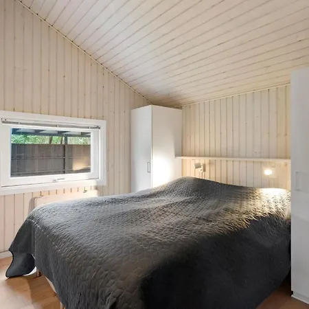 Summer House Close To Nature And * Dronningmølle